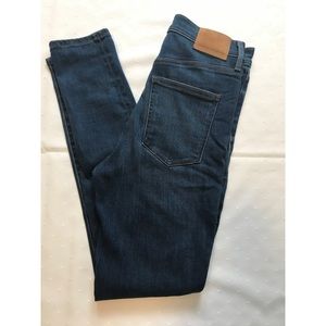 Aritzia The Lola High Rise Skinny 28L